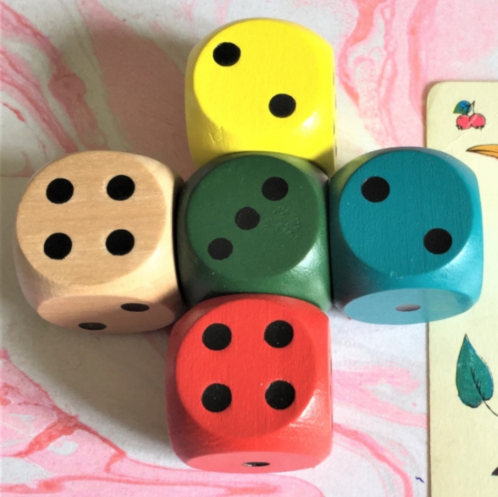 🌼 Vintage 1970s 1" wooden dice